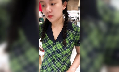 美女聚集地橫掃商場步行街極限抄底各種類型風格小姐姐裙底 (46)