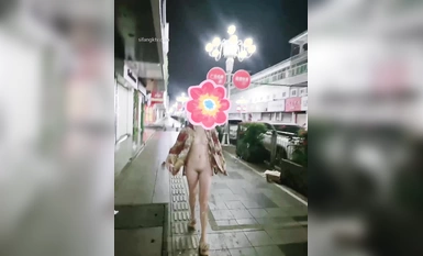 トップ露出アーティスト、ナナの最新クレイジー露出、大胆にも誰のものでもないようにストリートを歩き、あらゆる方法で人々の前で自分をさらけ出し、本当にぶら下がっている (9)