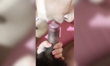 《台灣情侶泄密》嶺東科大漂亮妹妹和男友啪啪流出 (1)