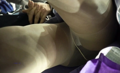 美女聚集地橫掃商場步行街極限抄底各種類型風格小姐姐裙底 (30)