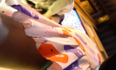 美女聚集地橫掃商場步行街極限抄底各種類型風格小姐姐裙底 (9)