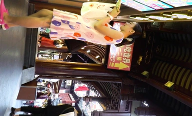 美女聚集地橫掃商場步行街極限抄底各種類型風格小姐姐裙底 (9)