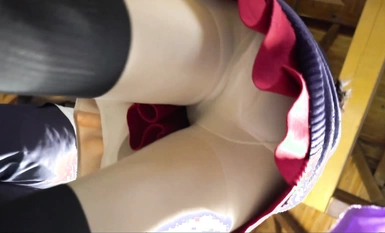 美女聚集地橫掃商場步行街極限抄底各種類型風格小姐姐裙底 (54)