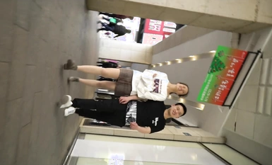 美女聚集地橫掃商場步行街極限抄底各種類型風格小姐姐裙底 (12)