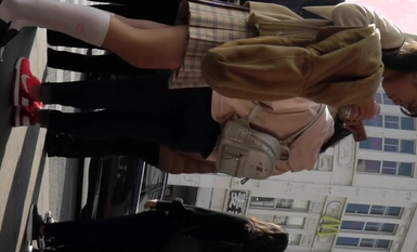 แหล่งรวมสาวงามแห่ไปตามห้างสรรพสินค้าและถนนคนเดินเพื่อซื้อกระโปรงสาวหลากสไตล์ (5)