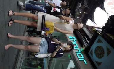 美女聚集地橫掃商場步行街極限抄底各種類型風格小姐姐裙底 (62)