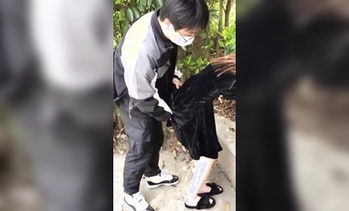 綠帽調教天花板『J神』最強私拍 路邊調教淫盪小母狗 邀請路人跳蛋車震 露出勾引貨車司機 (7)