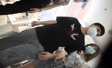 美女聚集地橫掃商場步行街極限抄底各種類型風格小姐姐裙底 (35)