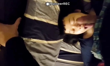 회사에 인턴으로 배정 된 선배 소녀는 신과 시간을 보낸 후 신에게 먹히는 데 성공하고 핥기 및 모든 종류의 흥분에 능숙합니다 (4).