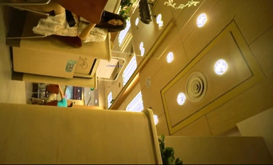 美女聚集地橫掃商場步行街極限抄底各種類型風格小姐姐裙底 (34)