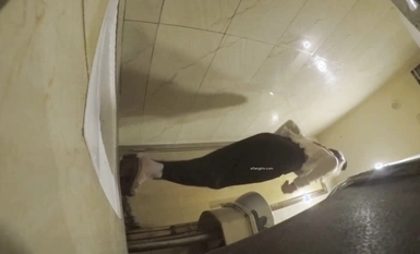 十一月最新私房偷拍大神『曉月原創』新作朋友聚會KTV廁拍04-小瓊+香菜妹妹 超清3K原版