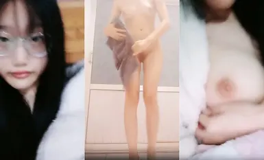 可愛眼鏡學妹醬醬仔全程露臉洗澡誘惑，尿尿給狼友看好騷，揉騷奶子自慰逼逼，奶子比心好有愛，精彩不要錯過