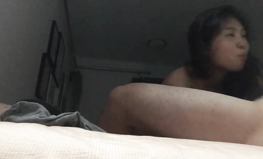 《百度雲泄密》大學老教授帶著自己的女弟子酒店開房禽獸不如