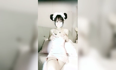 Nàng tiên nhỏ tuyệt nhất ~ [Nước sốt lê] được chèn một cách điên cuồng với các đạo cụ ~ nước trắng chảy ra ~ ngầu quá ~! ~~~! (2)