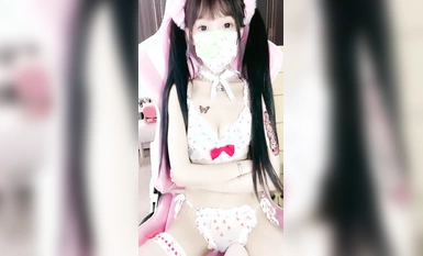 極品小仙女~【梨醬】道具狂插~白漿直流~爽~！~ ~~！ (5)