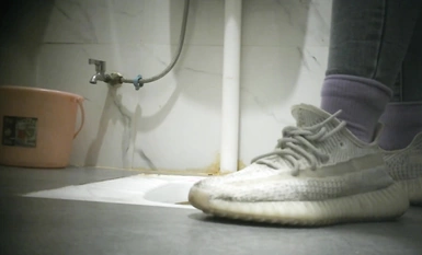 [คำแนะนำคุณภาพสูง] แอบถ่ายสาวงามหลายคนแอบฉี่ในห้องน้ำหญิงของร้านอาหารระดับไฮเอนด์