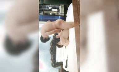 [Akar tidak berhati perut] Wanita periferal yang seksi, memegang kepalanya dan mencelah, membuka pukinya dan menjilatnya, memegang pinggangnya dan memasukinya dari belakang, menggelengkan kepalanya kuat