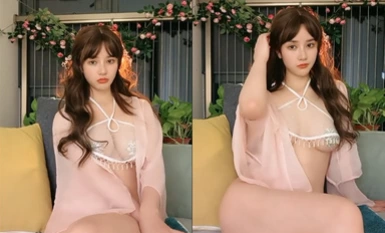 Model 170CM dengan payudara besar! Alat peraga baru untuk melancap! Buka kaki anda untuk menyambutnya, gunakan pengurut serampang dua mata, dan nikmati tujahan pantas.