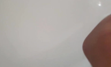 その神様はショッピングモールの女子トイレに忍び込み、何人もの若い美女を覗き見した。