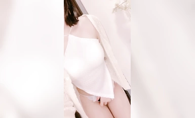 難得超粉美穴小姐姐！無毛白虎肥美！假屌捅入流出白漿，按摩器震動陰蒂，說話嗲嗲嬌喘呻吟