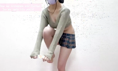 หน้าอกใหญ่น่ารักของ Anna Jiang เผยให้เห็นในชุดที่แตกต่างกัน