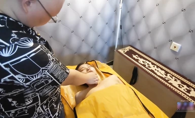 希少な題材の大規模な牙曹氷愛高価値モデル美女ホテルは、卑猥なハゲデブ兄猥褻レイプ体に殺された "心臓の弱い人は注意してください"。