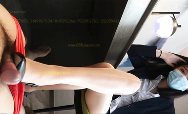 最新流出 學院派大尺度私拍 極品長腿美乳漂亮女模各種透絲高叉死水庫制服誘惑 最後再來個絲足交