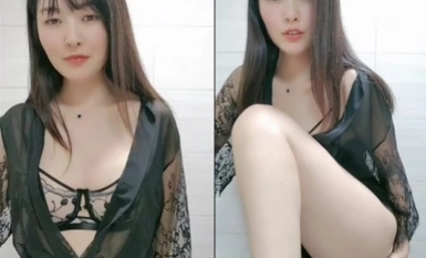 氣質極品美禦姐！性感睡衣浴室誘惑！扭腰包臀洗澡濕身，掰開騷逼特寫，揉捏白嫩大奶子