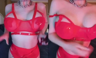 Ang pinakahuling malalaking modelo ng showman na si "Tian Bingbing" ng pinakabagong private shot ng isang seksing kalapating mababa ang lipad ay hinihimas ang kanyang puki at isinuot dito ang kanyang panty pagkatapos itong mabasa, HD 1080P na be