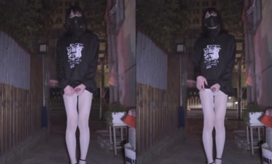 国产CD系列伪娘『曦曦』最新民房门口卫衣JK裙伴着身后的车流飞机撸射4K超清原版.