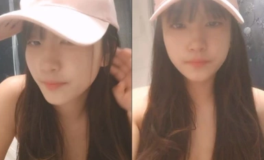 鴨舌帽新人甜美少女！衛浴誘惑一對豪乳！脫光光馬桶上掰穴，特寫視角揉搓陰蒂，手指扣弄騷逼.