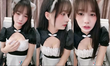 純欲系天花板！極品甜美少女！貓咪耳女裝，今天單人小秀，扭腰擺臀慢慢脫掉，跪沙發翹起美臀