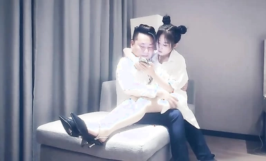 หัวของ Mr. Wang Tanhua Nezha ที่มีใบหน้าเหมือนเด็กหน้าอกใหญ่และหีสีชมพูอย่างใกล้ชิด