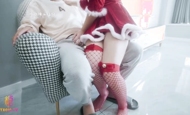 สาวสวยยอดนิยมคนล่าสุดที่มีหน้าอกใหญ่ ▌เซียวเถาเจียง▌นางแบบคริสต์มาสสาวมีน้ำอสุจิและเปียกและอบอุ่นด้วยน้ำผึ้งและน้ำผลไม้สดเข้มข้นของเทพธิดาก็ถูกฉีดเข้าปากของเธอ