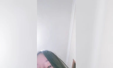 甜美乖巧鄰家妹妹！一臉呆萌自慰秀！掰開騷穴流出白漿，道具假屌猛捅，爽的嬌喘呻吟不斷