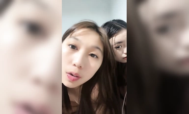 兩個00後美少女！活力十足一起跳舞！脫光光扭腰擺臀，翹起屁股特寫，多毛騷穴挺肥，極度誘惑