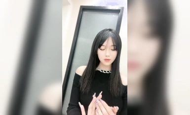 セクシーな黒いシルク素顔ヌードダンス女性の女神が再びここにある、オオカミの友人と顔全体がこんにちは、オープン嫌がらせでかわいくドレスアップ、ピンクのオマンコオナニー接写カメラ魅惑的な素晴らしいと刺激的です！