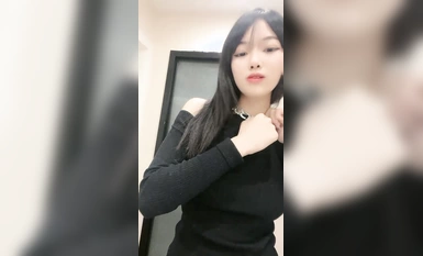 섹시한 검은 실크 맨 얼굴 누드 댄스 여신이 다시 등장, 늑대 친구들과 함께 얼굴 전체가 안녕, 공개 괴롭힘에 예쁜 차림, 핑크 보지 자위 클로즈업 카메라 매혹적인 멋지고 신나는!