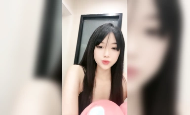 섹시한 검은 실크 맨 얼굴 누드 댄스 여신이 다시 등장, 늑대 친구들과 함께 얼굴 전체가 안녕, 공개 괴롭힘에 예쁜 차림, 핑크 보지 자위 클로즈업 카메라 매혹적인 멋지고 신나는!