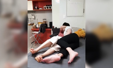 高端泄密流出泡良達人金先生 約炮99年極品美女李智恩