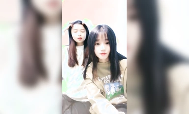 พี่สาวคนสวยโชว์กัน! หน้าอกนั้นใหญ่หนึ่งอันและเล็กหนึ่งอัน! จิ๋มแตกจากล่างขึ้นบน ยกก้นเข้าหากัน ผลัดกันมองจิ๋ม เล่นในตำแหน่งต่างๆ