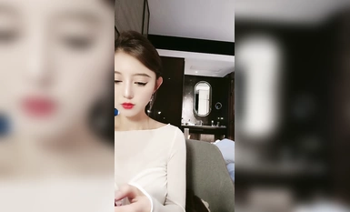 極品顏值女神露臉精彩直播大秀，說著最騷的情話勾引狼友，淫聲盪語完美好身材，揉著奶子摸著逼，擼管推薦