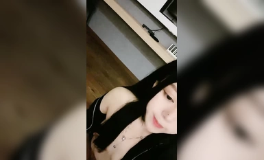 섹시한 소녀들의 귀환! 호텔 섹스 친구들의 격렬한 배틀! 큰 거시기를 잡고 입에 넣는 것, 보지의 클로즈업, 라이딩 체위, 끝까지 앉아서!