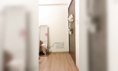 귀엽고 사랑스러운 여동생! 메이드 복장으로 춤추는! 욕실 샤워 드레싱 매혹적인, 타이트한 보지 클로즈업, 엉덩이를 들어 올려 정말 좋다!