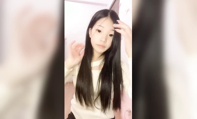 น้องสาวตัวน้อยที่เงียบและประพฤติตัวดี! ใบหน้าก็น่ารักและอ่อนโยน! ชุดเซ็กซี่ยั่วยวน อาบน้ำในห้องน้ำ กระจายหีแน่นของเธออย่างใกล้ชิด บิดและเต้นรำ