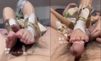 牛逼大神‘MN’最新約啪足交COSER三部曲凌華+雷神巴爾+草神操動畫女神高清(1)