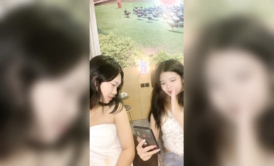 Adik manis lahir pada 00! Bawa sahabat baru anda ke laut! Menggosok payudara masing-masing, faraj yang sedikit berbulu, kakak menunjukkan susuk tubuhnya