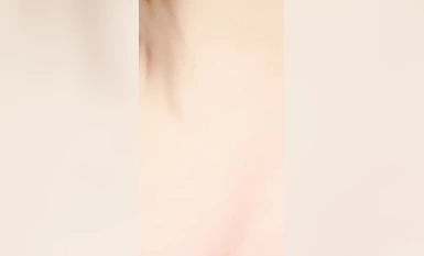 無敵粉穴網紅女神！白嫩美乳超柔軟！掰穴特寫超嫩，玫瑰花肛塞洞口磨蹭，難得一見的美穴