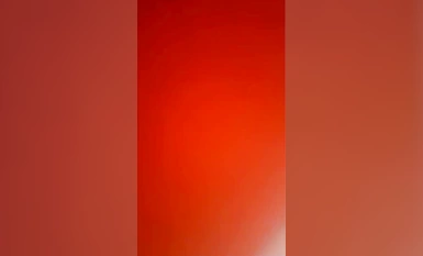 氣質短發美少女！粉嫩奶子超柔軟！跪在椅子翹起美臀，近距離視角振動棒插穴，爽的嬌喘連連