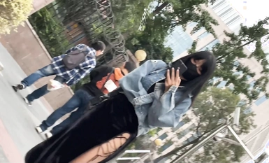 大神尾隨美女偷拍美女裙底風光 極品開叉旗袍美騷貨真空出街透心涼CD白裙小姐姐的蕾S內衣和內褲